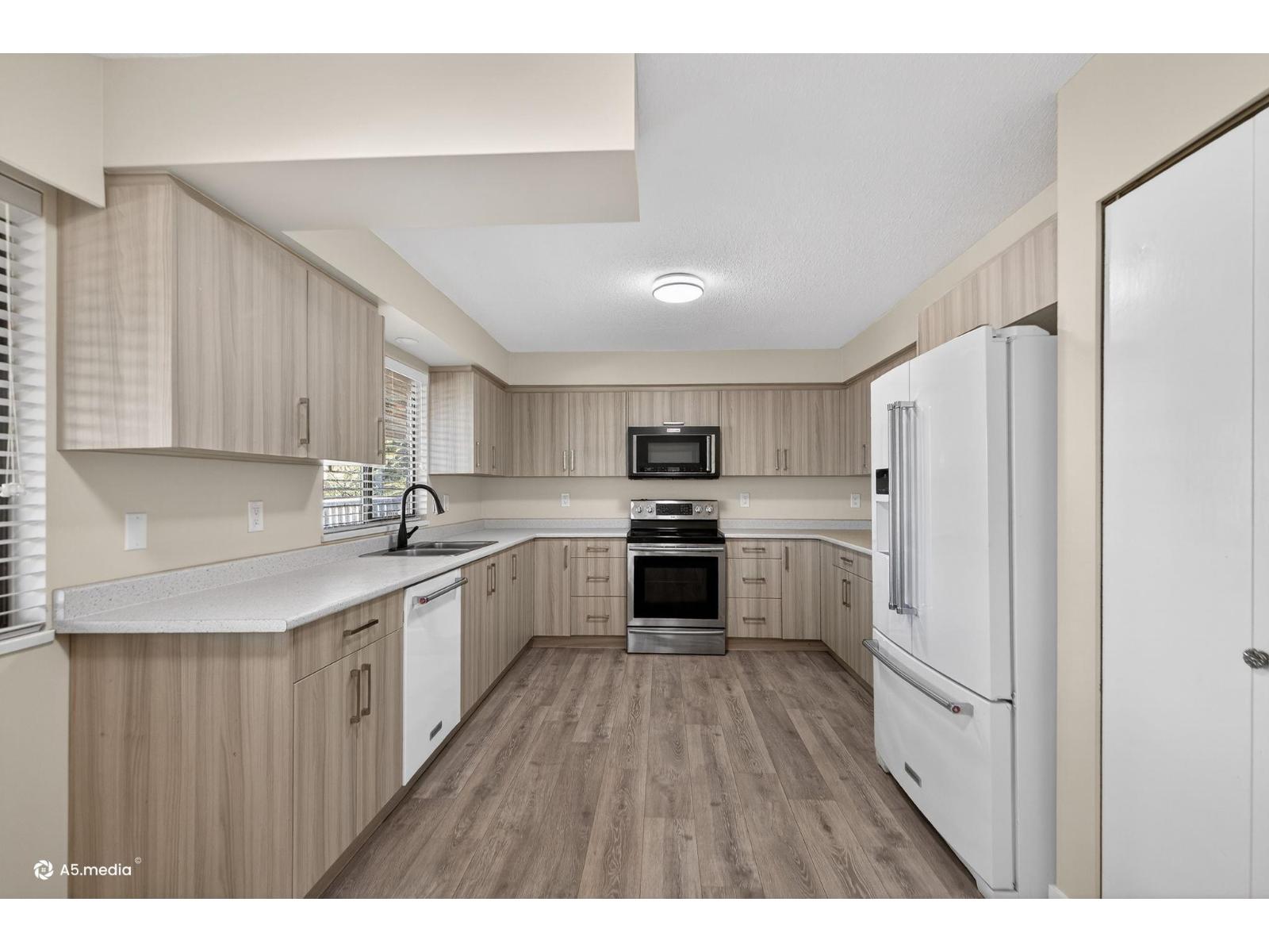 14085 114a Avenue, Surrey, British Columbia  V3R 2N6 - Photo 11 - R3104205