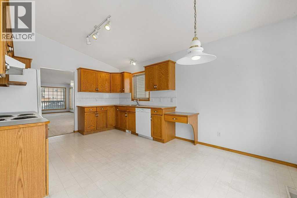 9119 Scurfield Drive Nw, Calgary, Alberta  T3L 1X7 - Photo 17 - A2293959