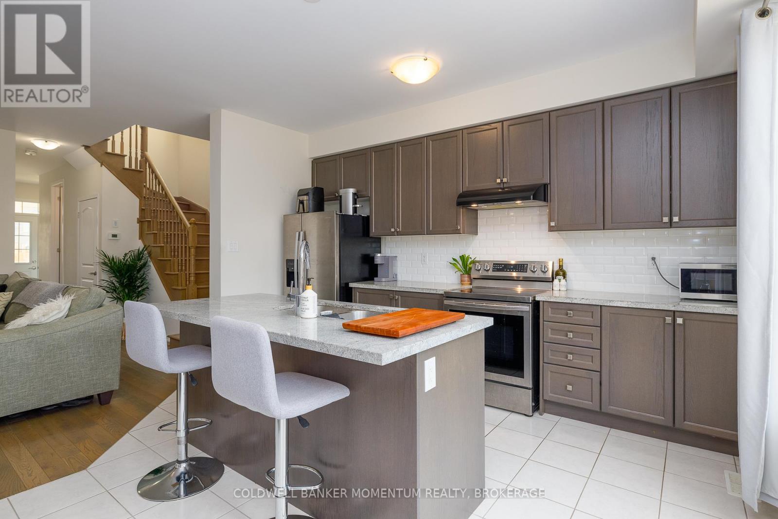 8823 Chickory Trail, Niagara Falls, Ontario  L2H 3S3 - Photo 12 - X12927072