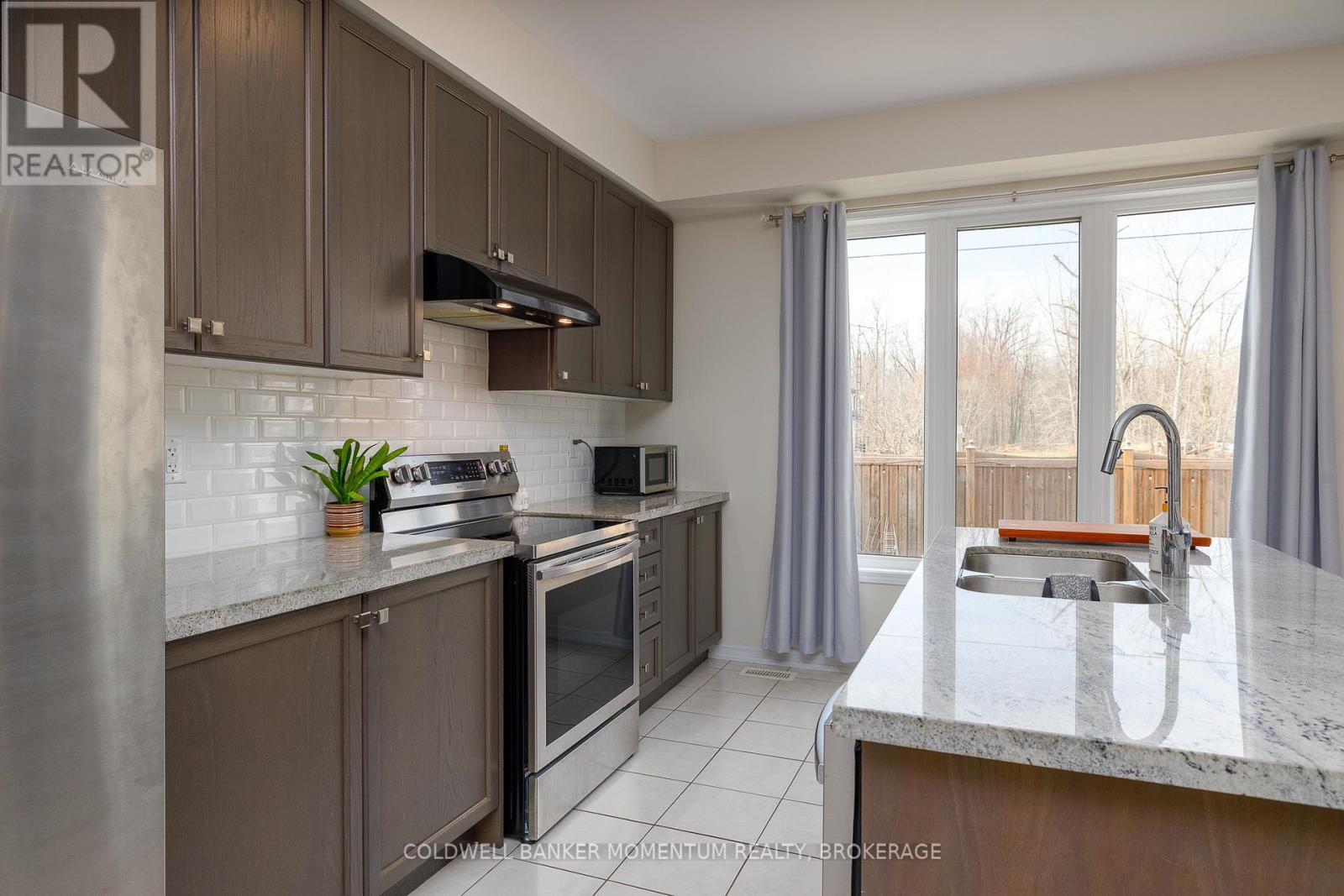 8823 Chickory Trail, Niagara Falls, Ontario  L2H 3S3 - Photo 13 - X12927072