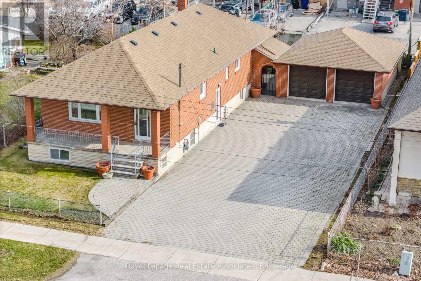 5 ROSEWOOD AVENUE, Toronto, Ontario