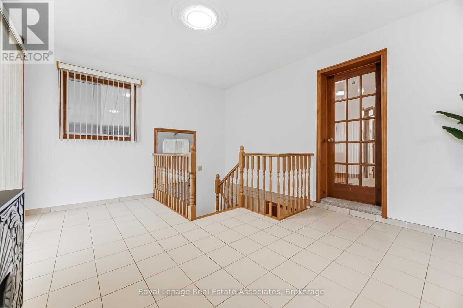 5 Rosewood Avenue, Toronto, Ontario  M8Z 1X3 - Photo 24 - W12924746