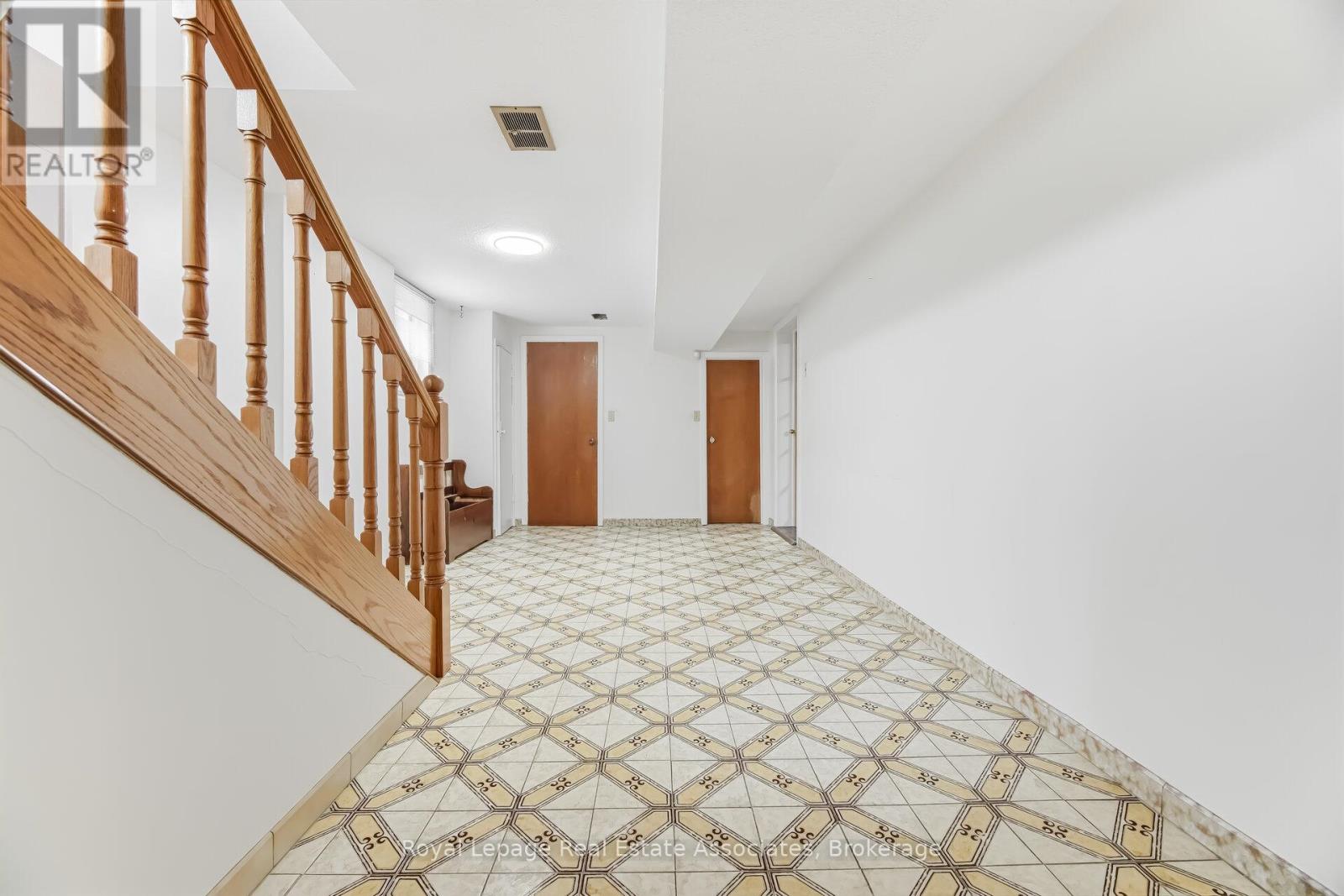 5 Rosewood Avenue, Toronto, Ontario  M8Z 1X3 - Photo 28 - W12924746