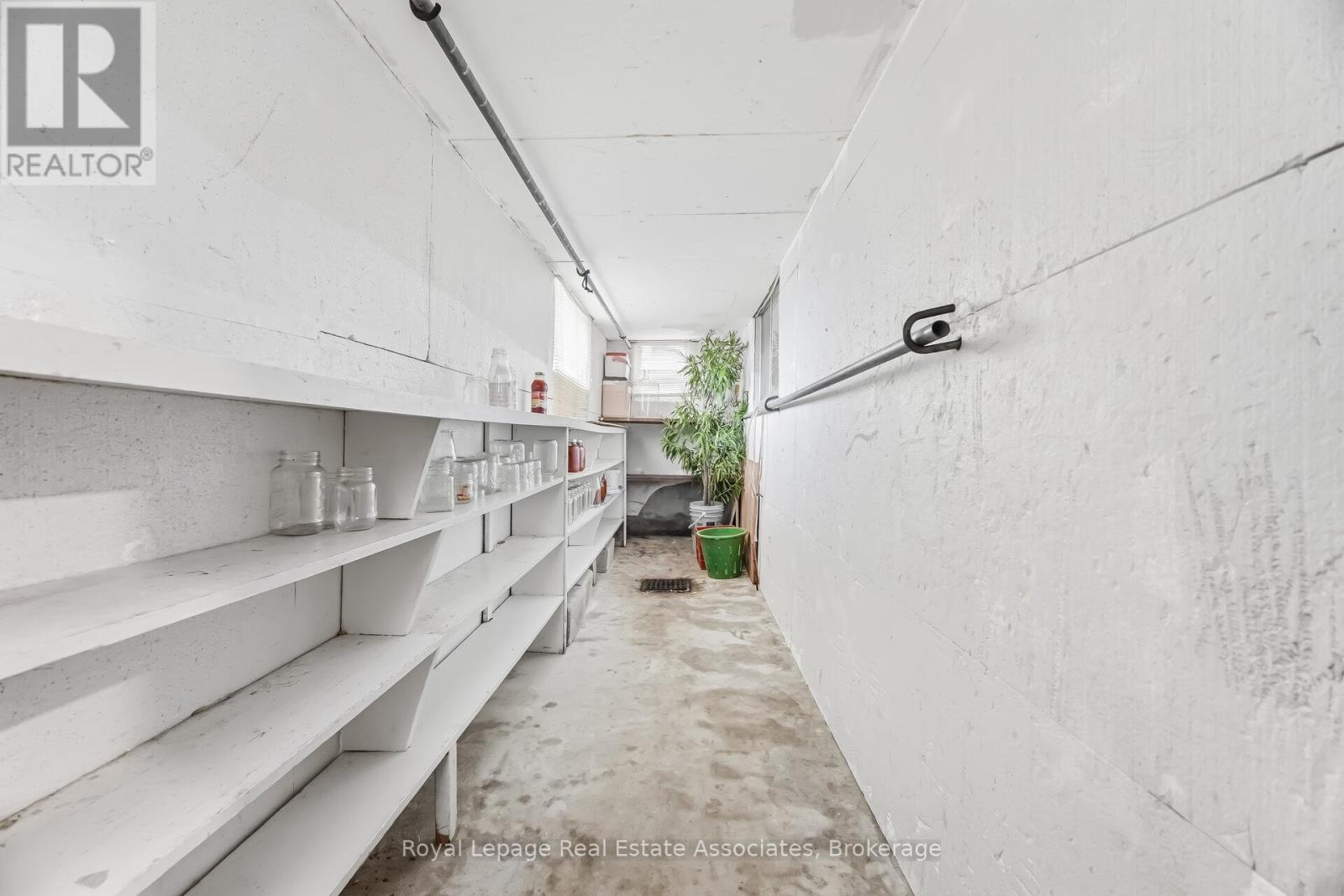 5 Rosewood Avenue, Toronto, Ontario  M8Z 1X3 - Photo 35 - W12924746