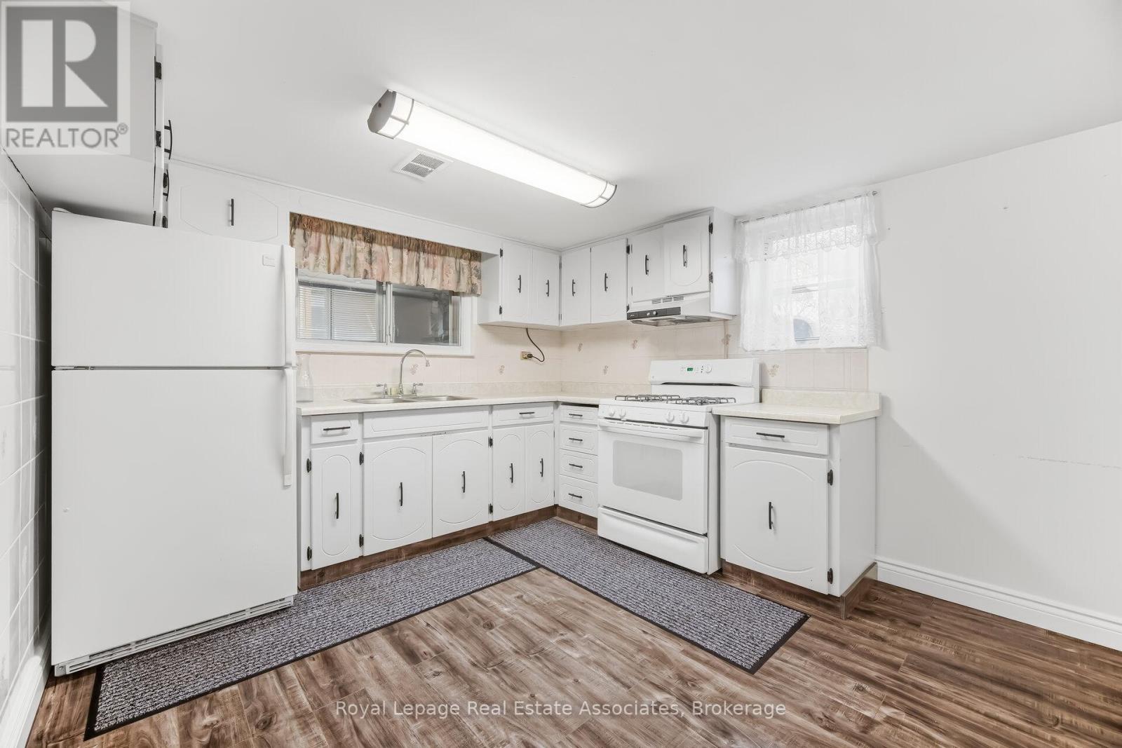 5 Rosewood Avenue, Toronto, Ontario  M8Z 1X3 - Photo 33 - W12924746