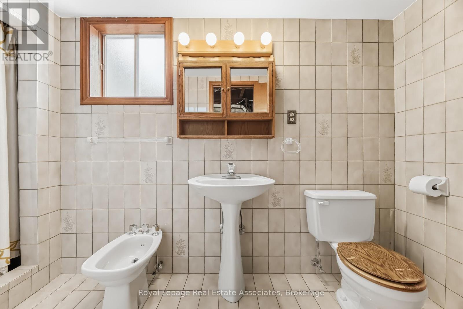 5 Rosewood Avenue, Toronto, Ontario  M8Z 1X3 - Photo 34 - W12924746