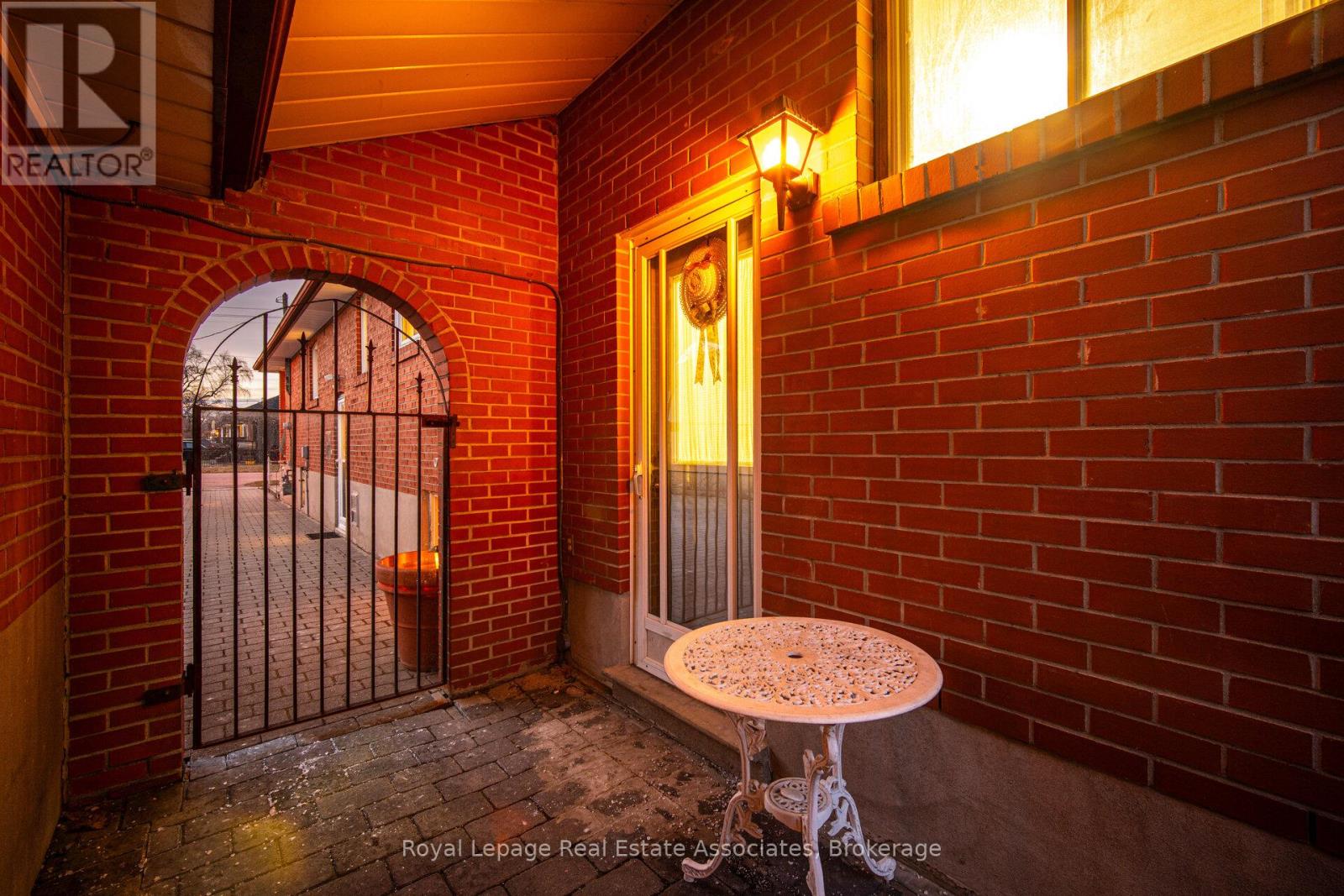 5 Rosewood Avenue, Toronto, Ontario  M8Z 1X3 - Photo 38 - W12924746