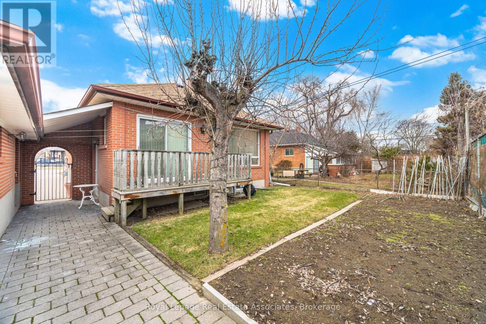 5 Rosewood Avenue, Toronto, Ontario  M8Z 1X3 - Photo 37 - W12924746
