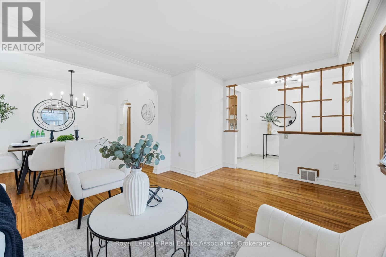 5 Rosewood Avenue, Toronto, Ontario  M8Z 1X3 - Photo 7 - W12924746