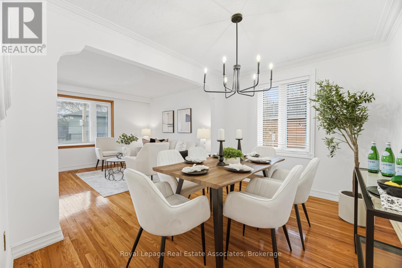 5 Rosewood Avenue, Toronto, Ontario  M8Z 1X3 - Photo 8 - W12924746