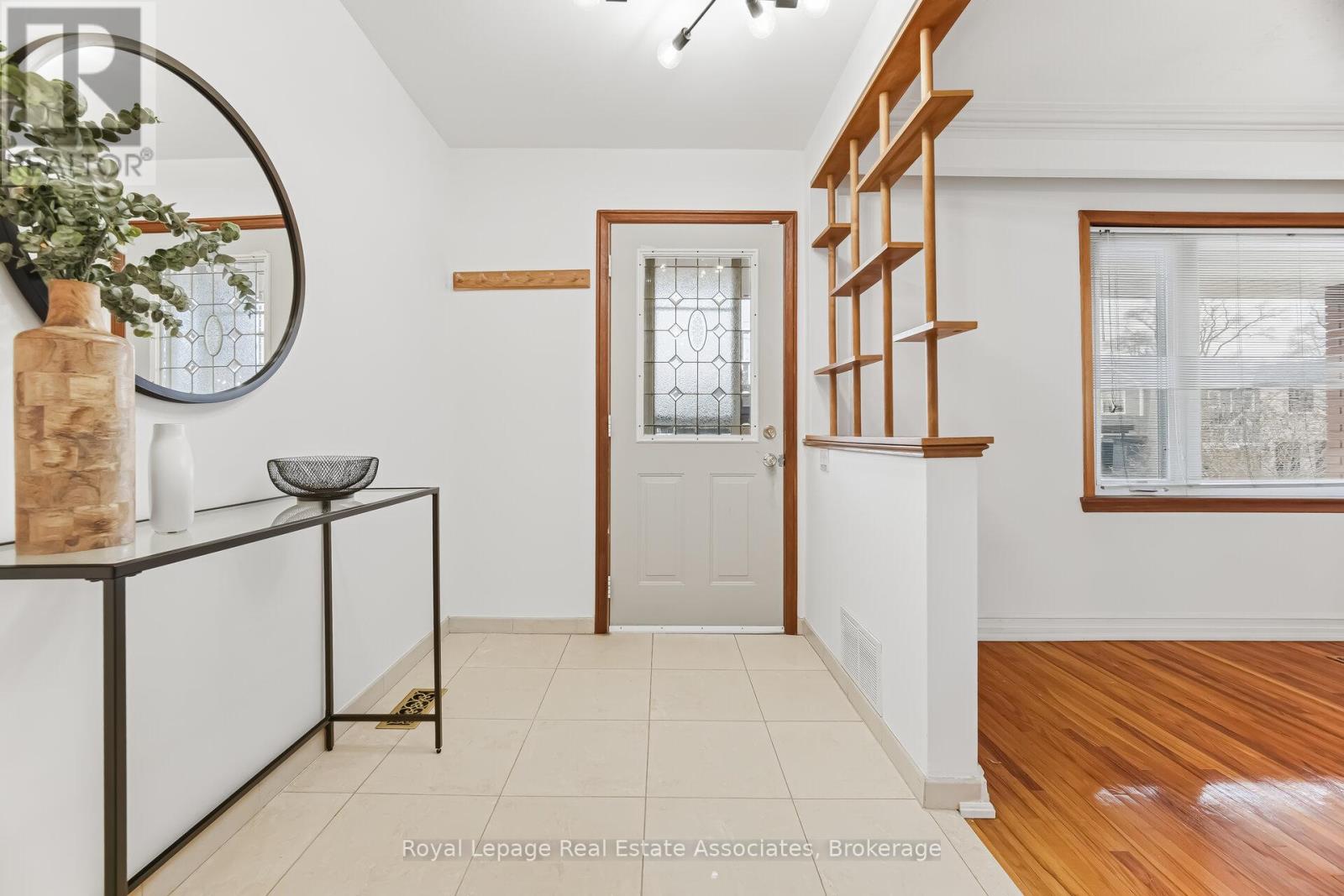 5 Rosewood Avenue, Toronto, Ontario  M8Z 1X3 - Photo 6 - W12924746