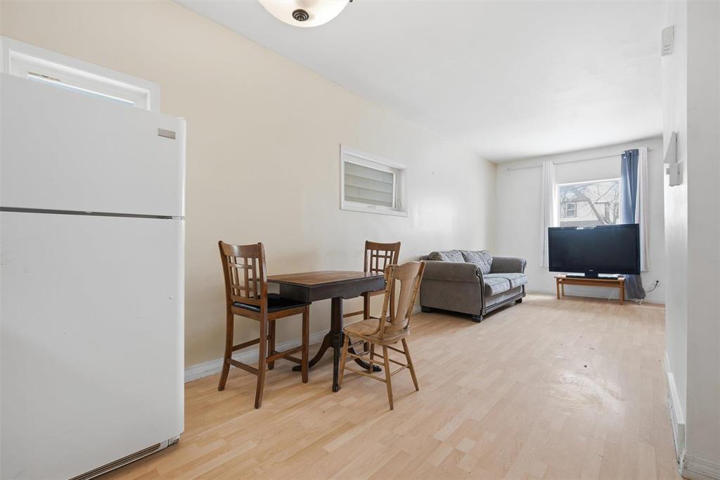 581 Furby Street, Winnipeg, Manitoba  R3B 2V9 - Photo 3 - 202605562