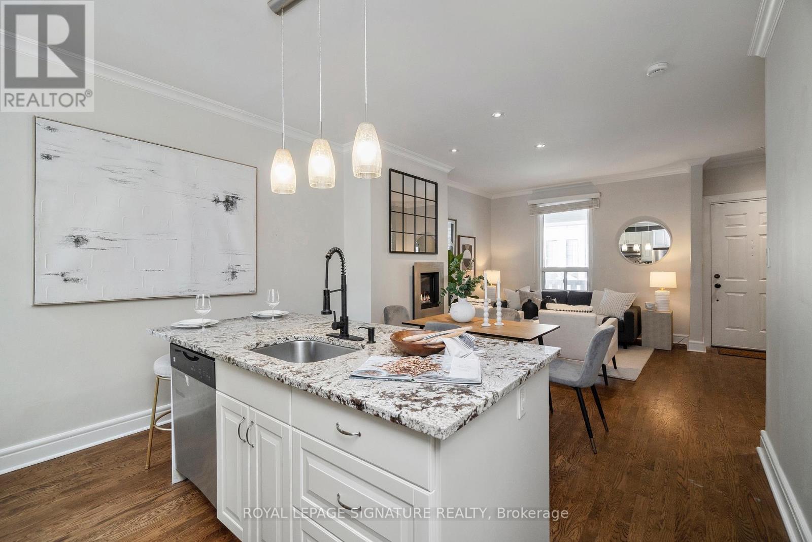 215 Yarmouth Road, Toronto, Ontario  M6G 1X5 - Photo 19 - W12927054