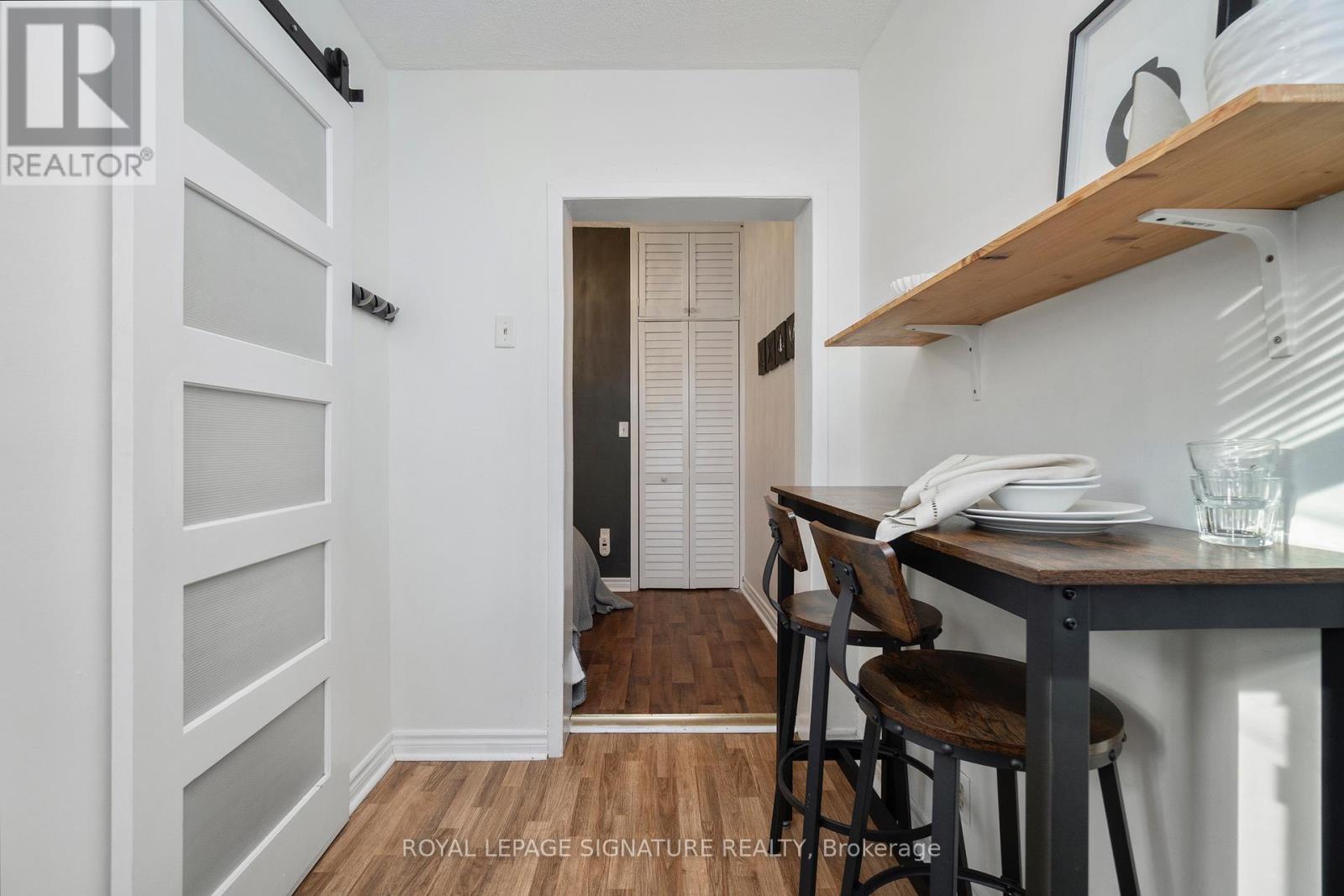 215 Yarmouth Road, Toronto, Ontario  M6G 1X5 - Photo 21 - W12927054