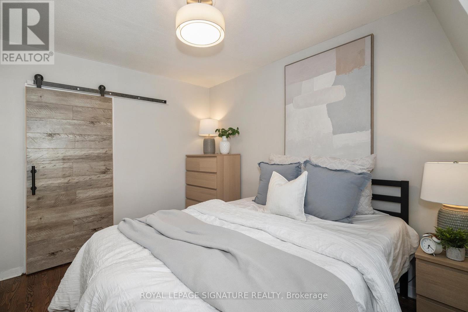 215 Yarmouth Road, Toronto, Ontario  M6G 1X5 - Photo 27 - W12927054