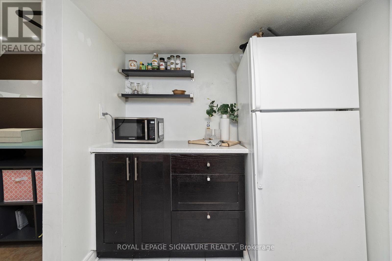 215 Yarmouth Road, Toronto, Ontario  M6G 1X5 - Photo 42 - W12927054