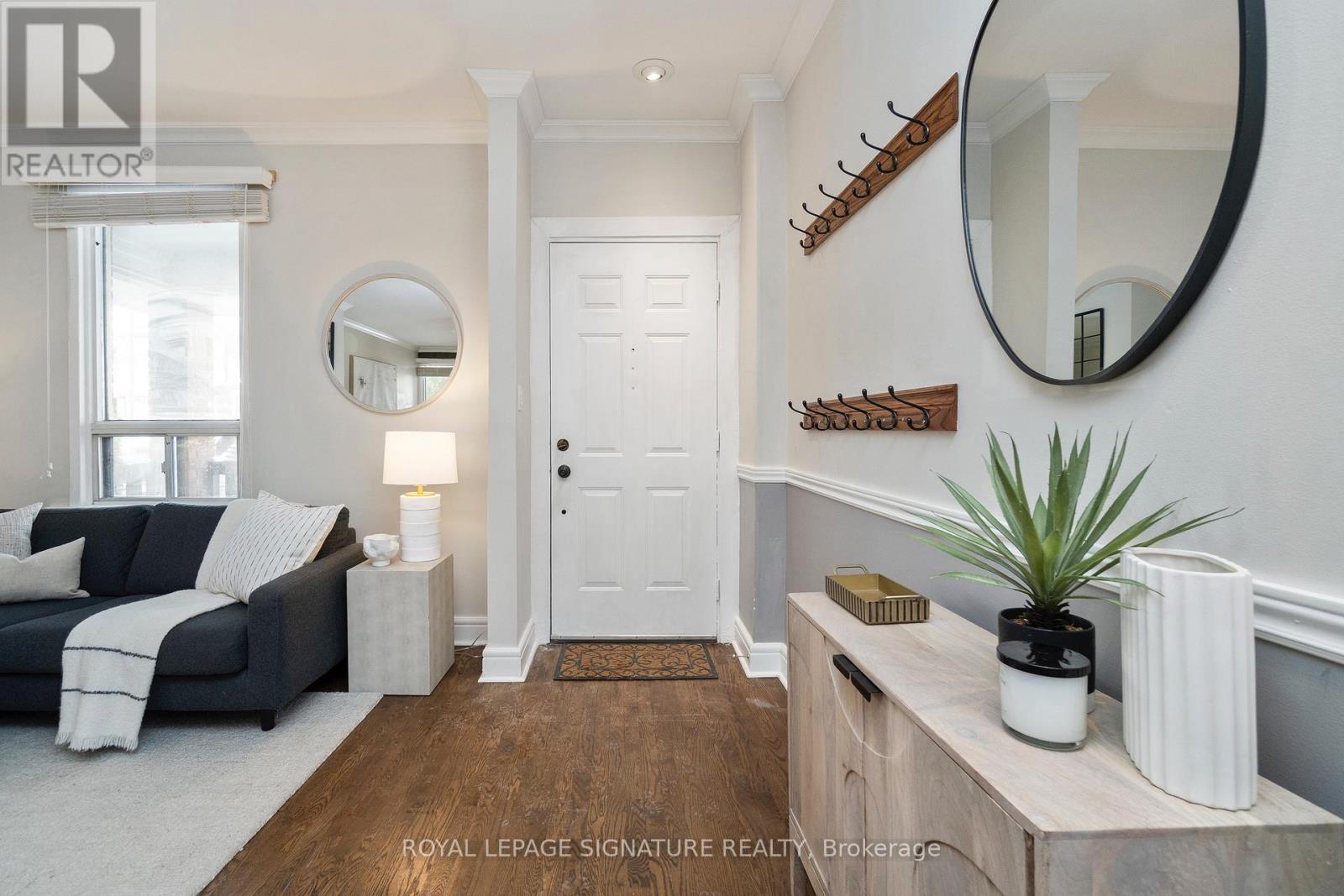 215 Yarmouth Road, Toronto, Ontario  M6G 1X5 - Photo 7 - W12927054