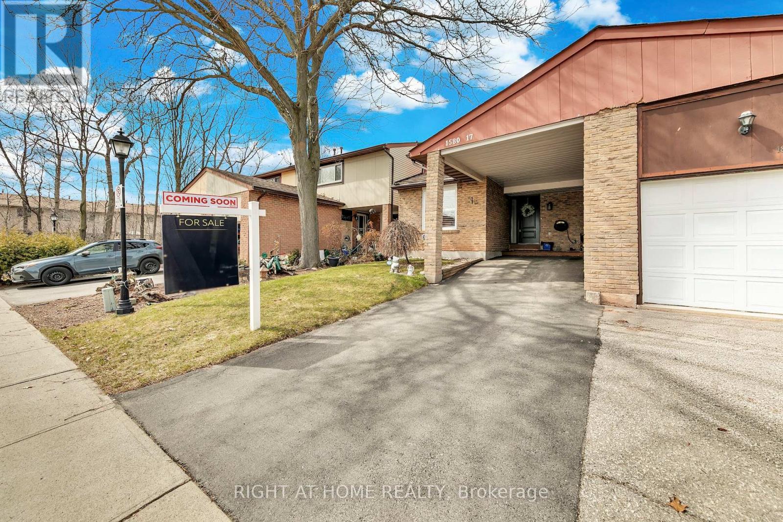 17 - 1580 Lancaster Drive, Oakville, Ontario  L6H 2Z5 - Photo 3 - W12927070