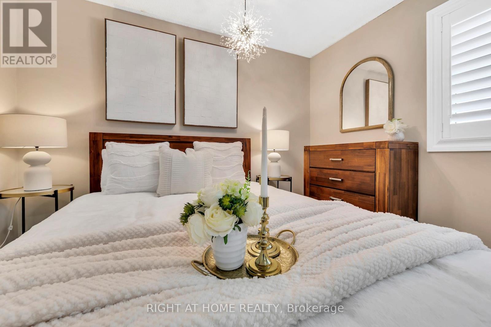 17 - 1580 Lancaster Drive, Oakville, Ontario  L6H 2Z5 - Photo 32 - W12927070