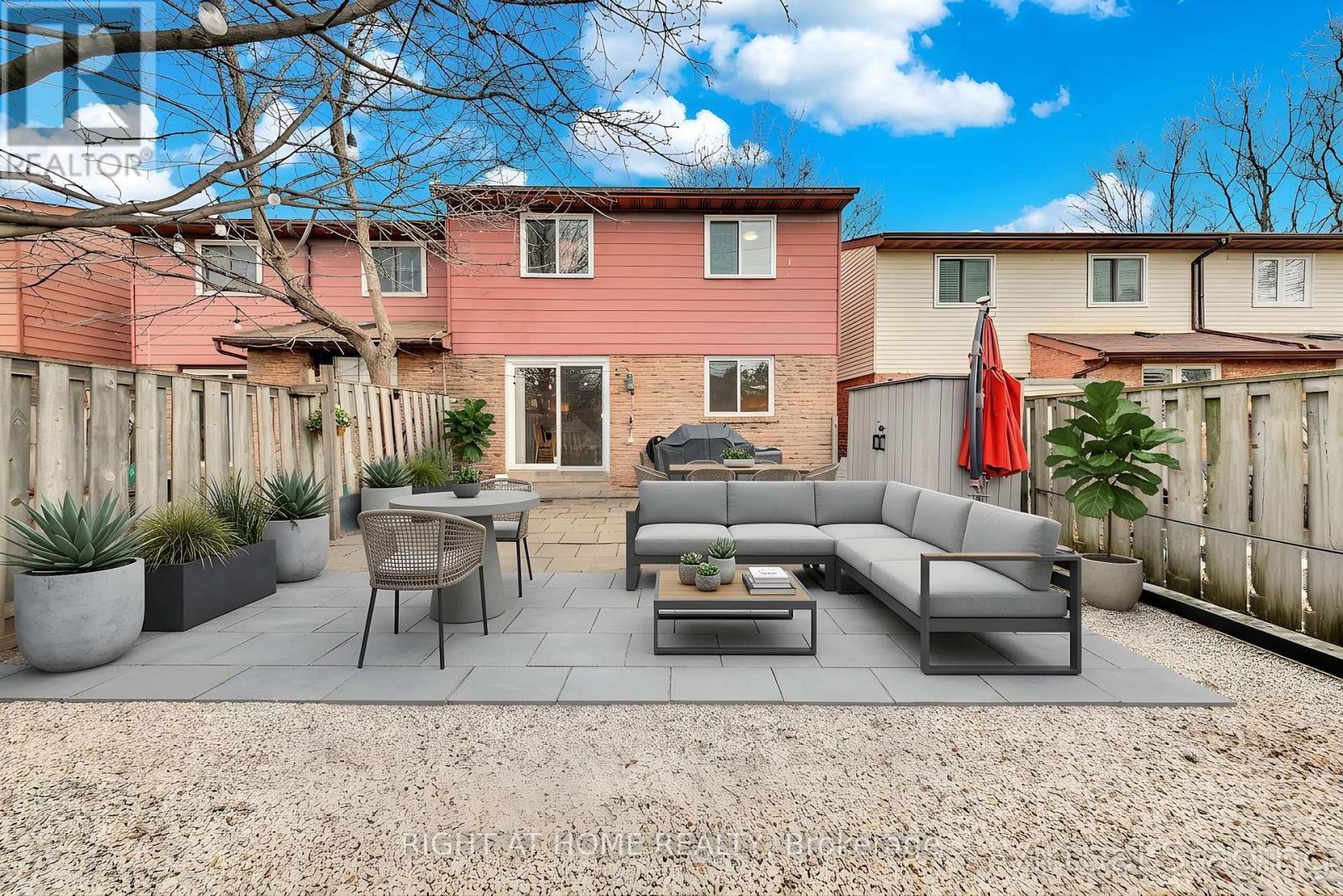 17 - 1580 Lancaster Drive, Oakville, Ontario  L6H 2Z5 - Photo 43 - W12927070