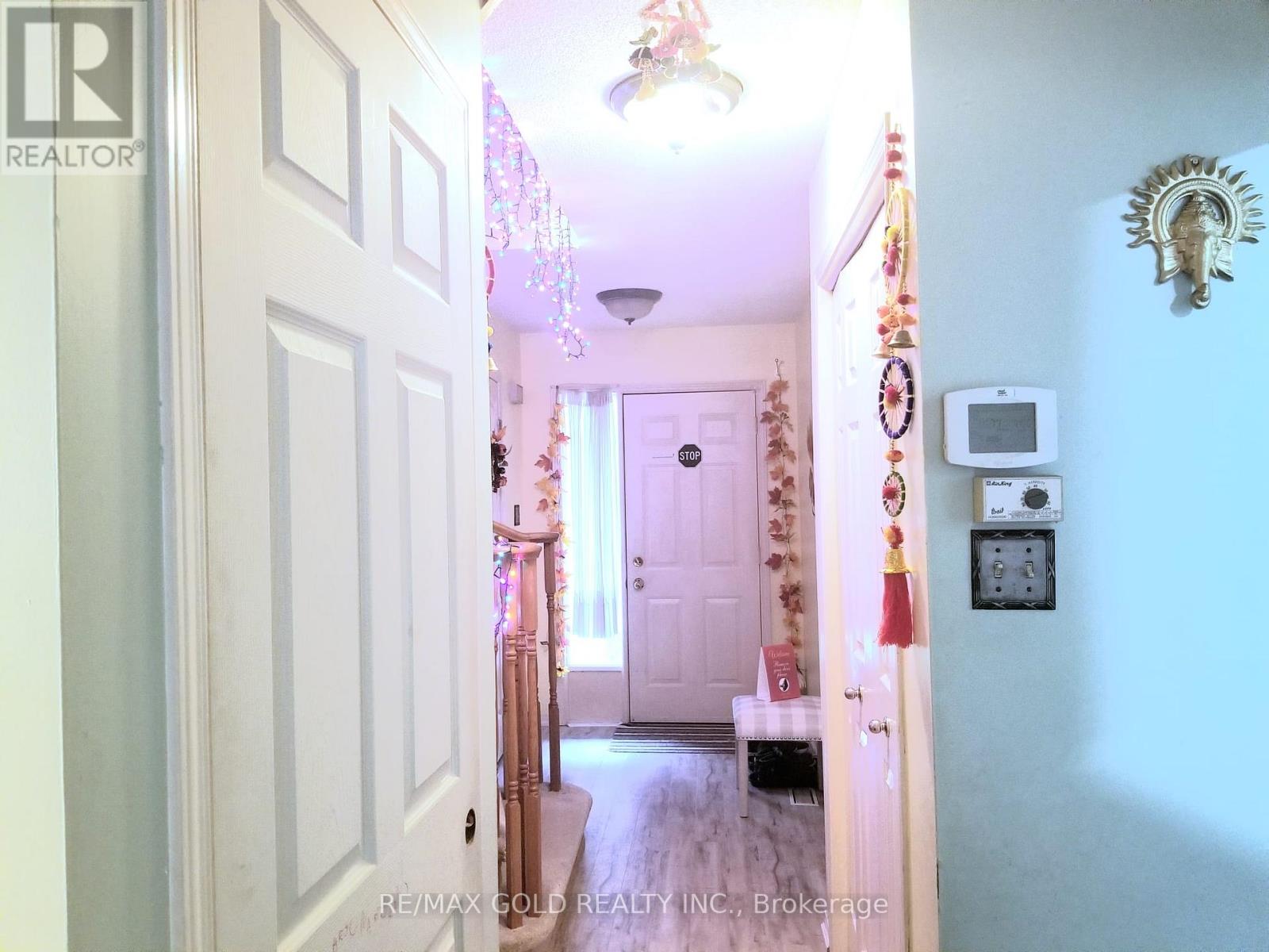 2112 Chrisdon Road, Burlington, Ontario  L7M 3S5 - Photo 2 - W12927076