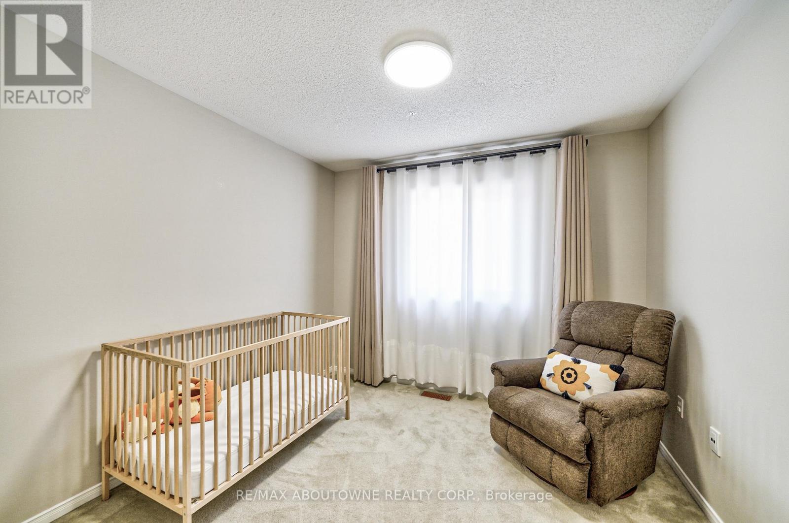 6098 Rowers Crescent, Mississauga, Ontario  L5V 3A2 - Photo 22 - W12927078