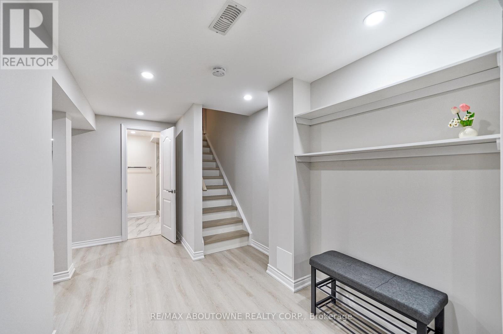 6098 Rowers Crescent, Mississauga, Ontario  L5V 3A2 - Photo 29 - W12927078