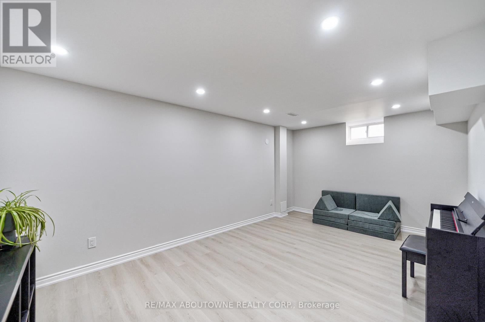 6098 Rowers Crescent, Mississauga, Ontario  L5V 3A2 - Photo 33 - W12927078