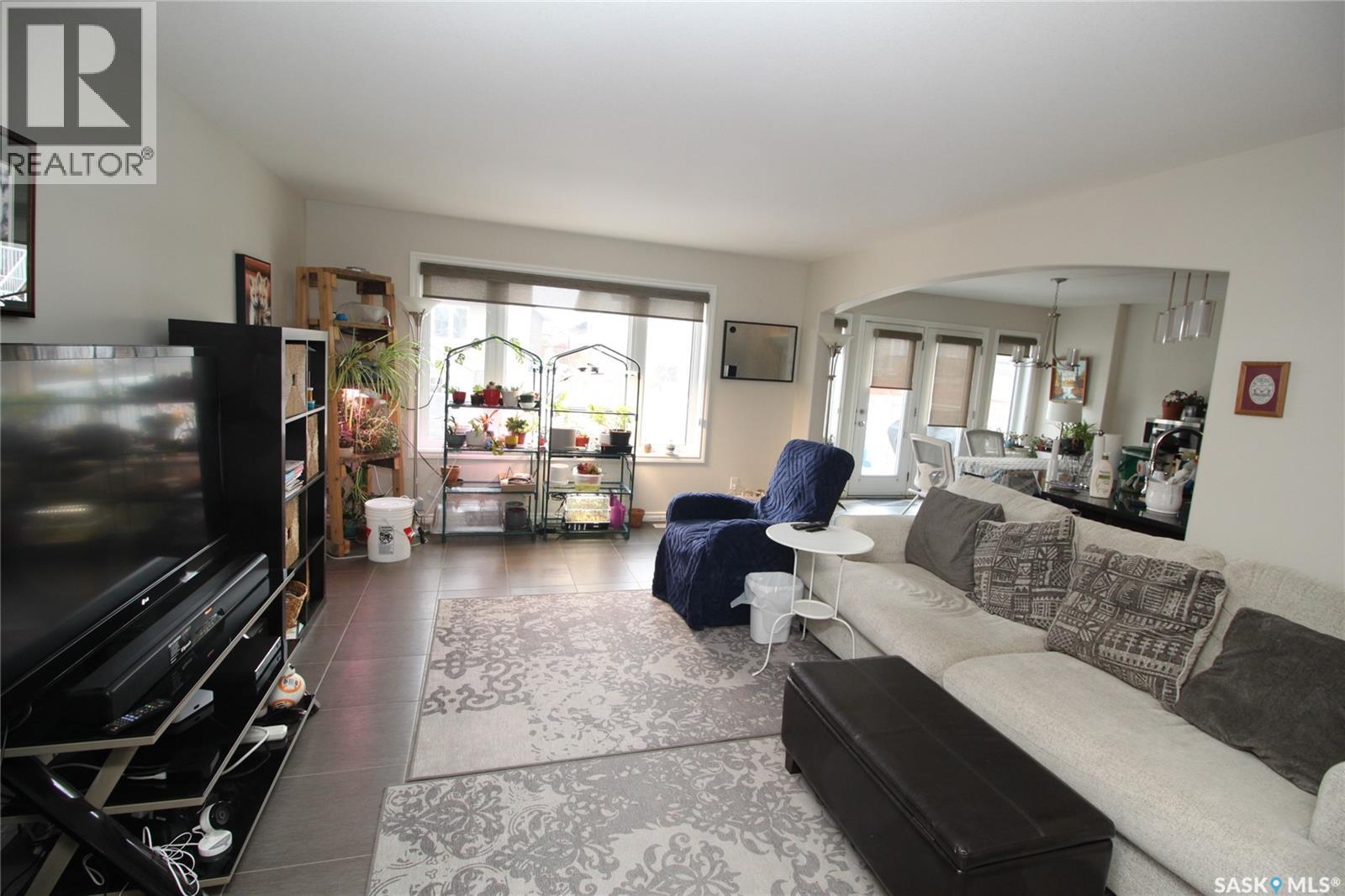 131 Pringle Crescent, Saskatoon, Saskatchewan  S7T 0S3 - Photo 2 - SK031205