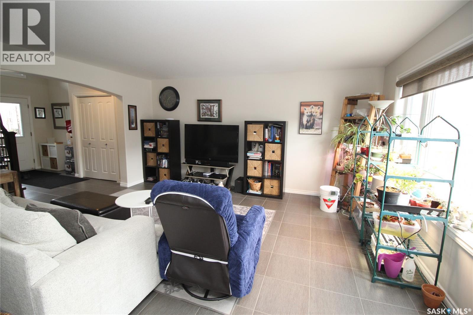 131 Pringle Crescent, Saskatoon, Saskatchewan  S7T 0S3 - Photo 3 - SK031205