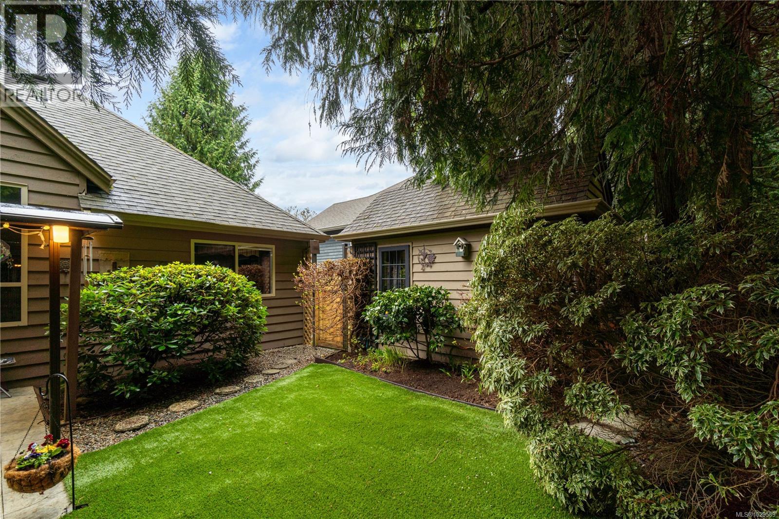 564 Hazelwood Pl, Qualicum Beach, British Columbia  V9K 1A1 - Photo 36 - 1029589