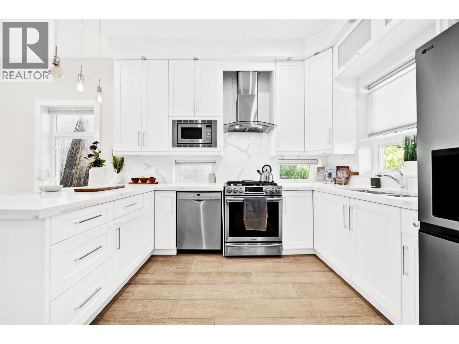 945 E 20th Avenue, Vancouver, British Columbia  V5V 1N7 - Photo 9 - R3103911