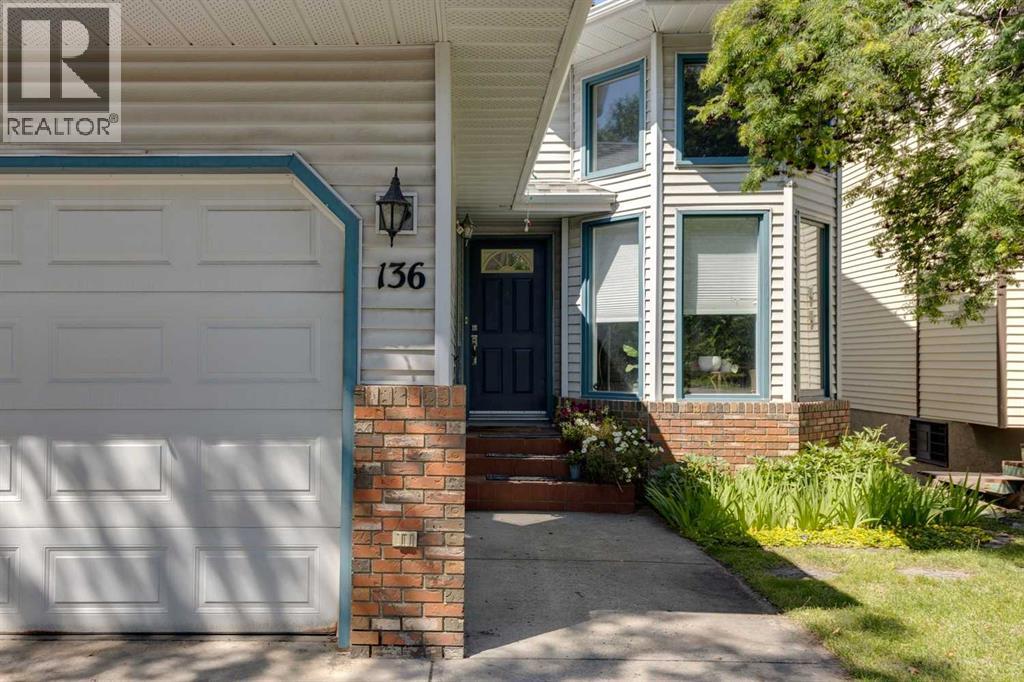 136 Scenic Acres Drive Nw, Calgary, Alberta  T3L 1C7 - Photo 3 - A2288911