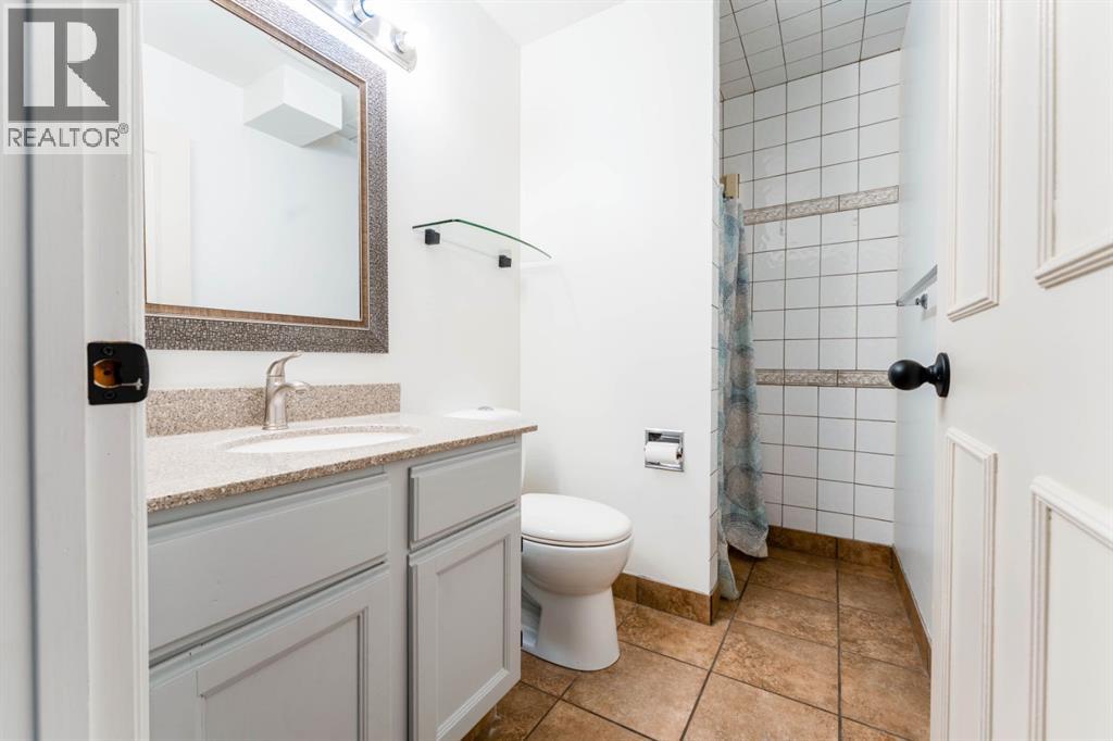 215 Scenic Way NW, Calgary, Alberta  T3L 1B6 - Photo 23 - A2294245