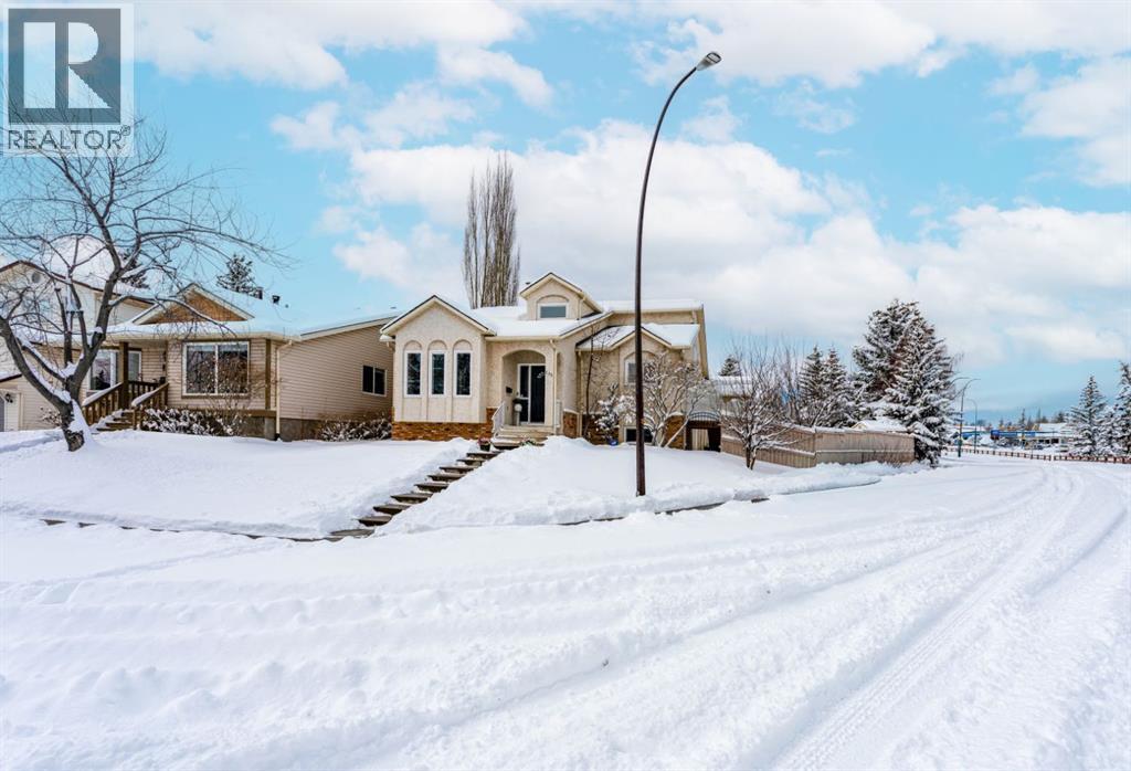 215 Scenic Way NW, Calgary, Alberta