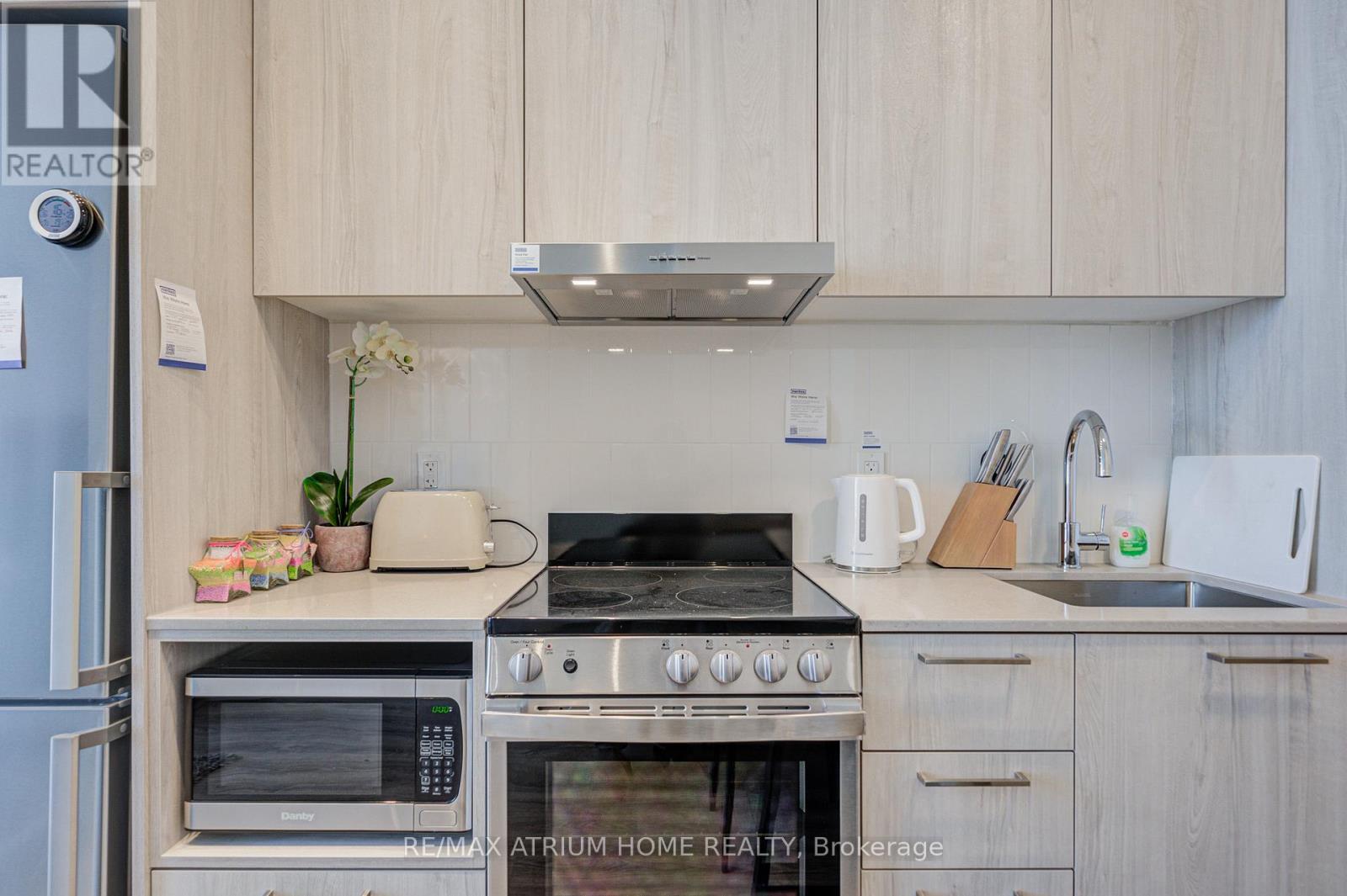 2101 - 195 Commerce St Street, Vaughan, Ontario  L4K 0P9 - Photo 11 - N12751140