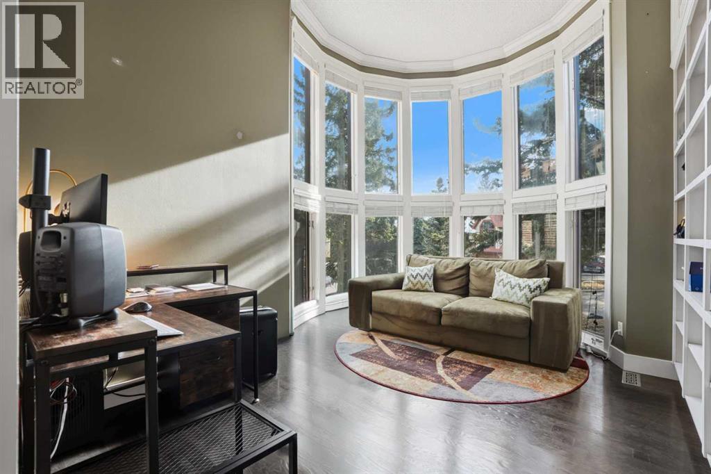 311 Coach Light Bay Sw, Calgary, Alberta  T3H 1X3 - Photo 15 - A2286955