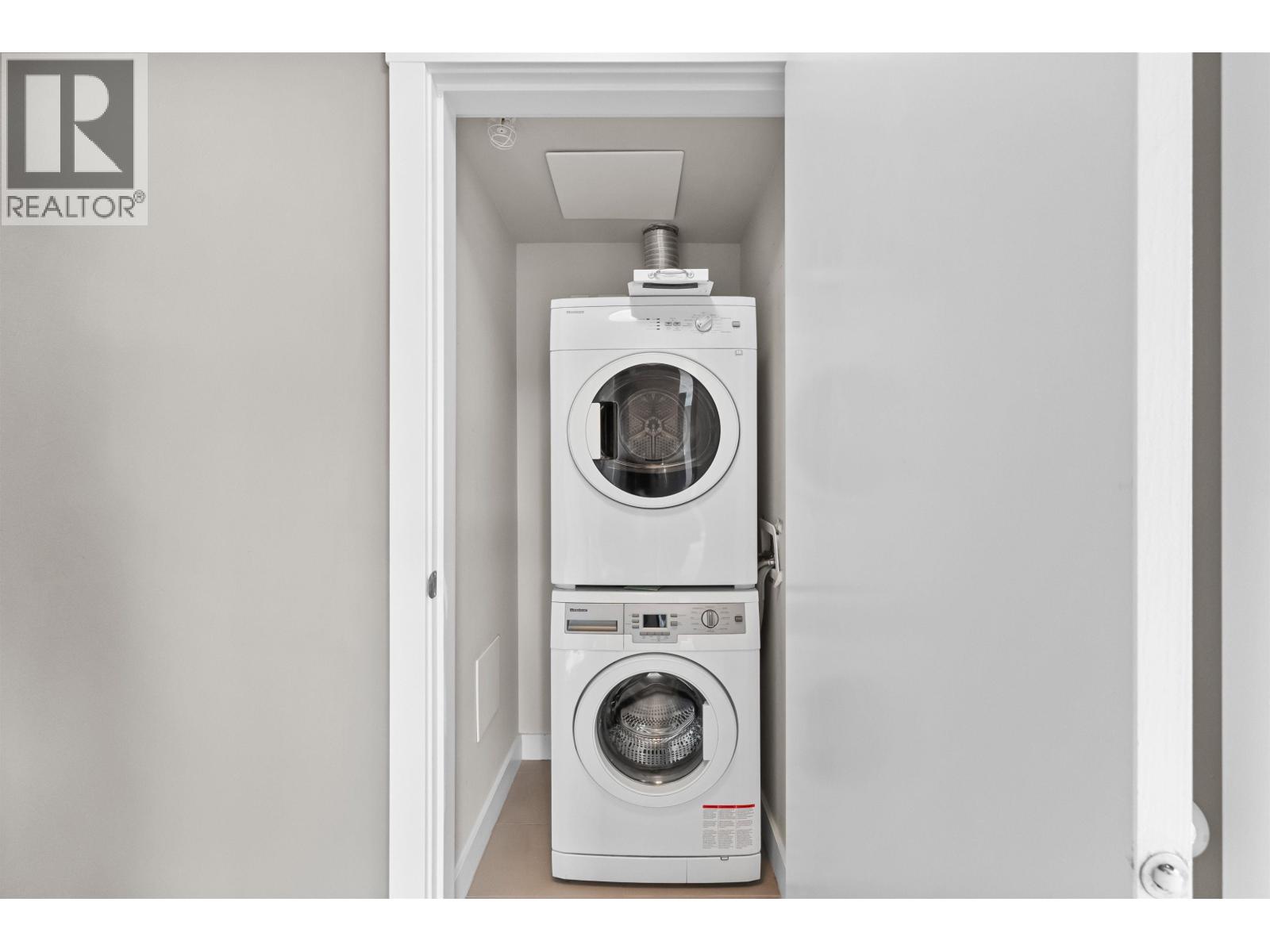 2404 570 Emerson Street, Coquitlam, British Columbia  V3J 0G3 - Photo 13 - R3071625