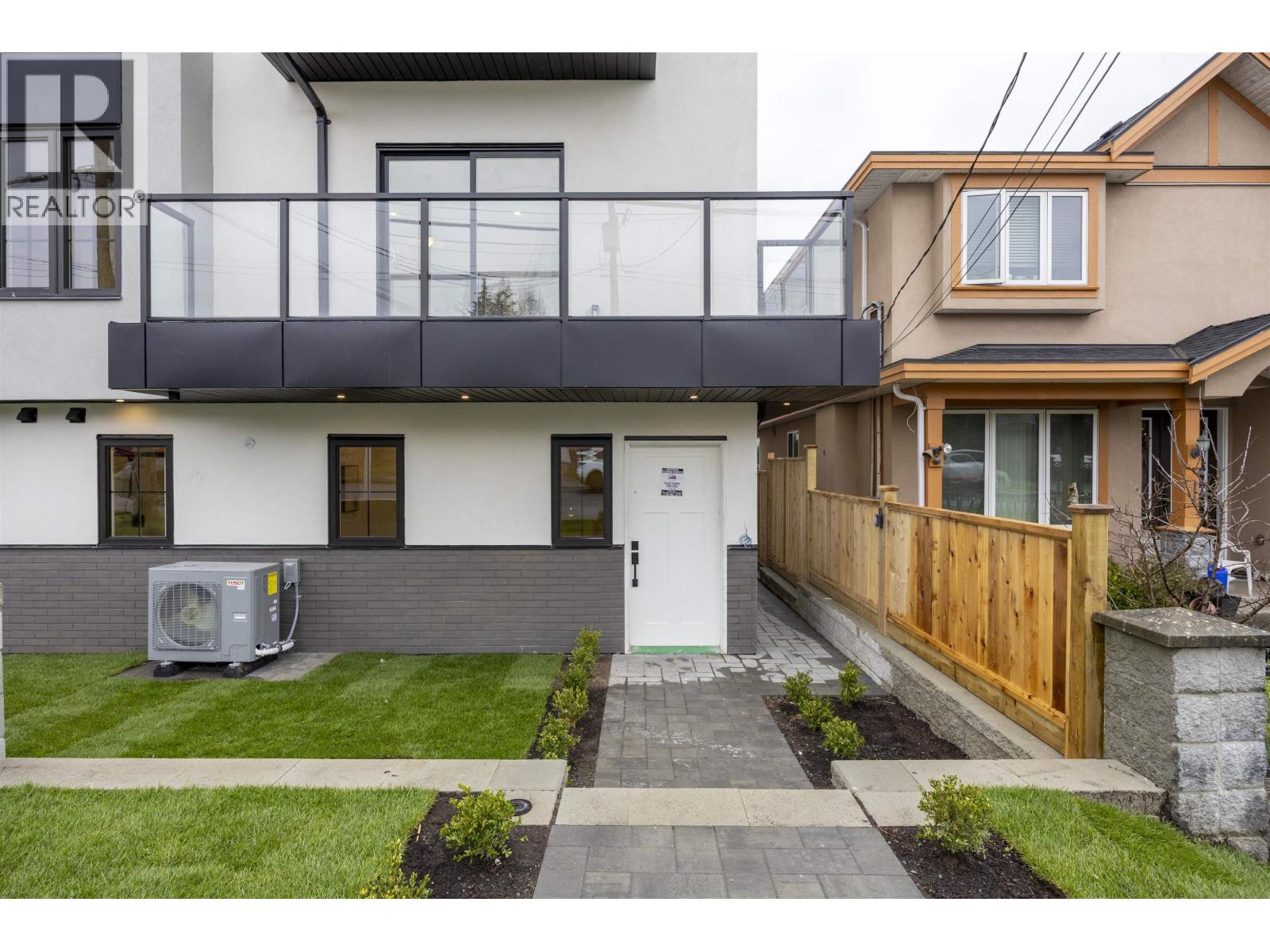 4 7353 12th Ave, Burnaby, British Columbia  V3N 2J8 - Photo 4 - R3104217