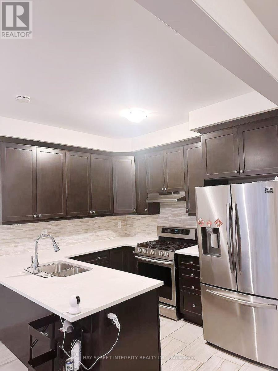 27 Ness Drive, Richmond Hill, Ontario  L4S 0J8 - Photo 3 - N12927084