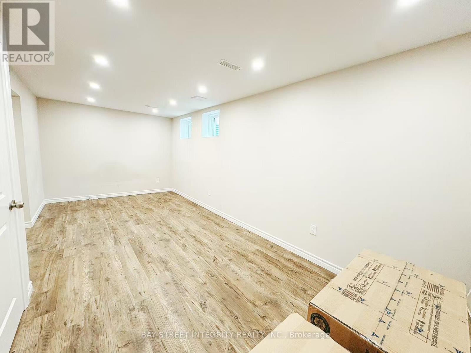 27 Ness Drive, Richmond Hill, Ontario  L4S 0J8 - Photo 6 - N12927084