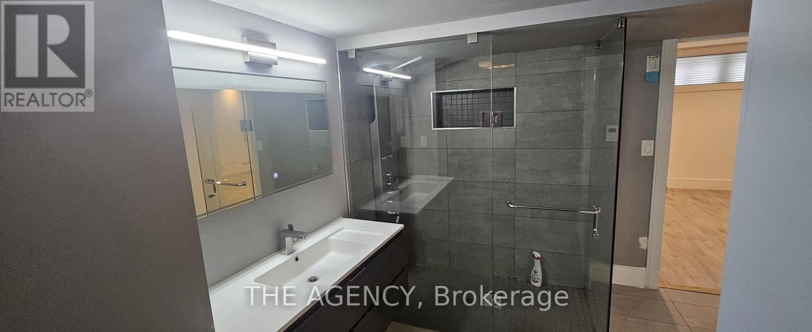 289 Emerald Isle Court, Richmond Hill, Ontario  L4C 4E3 - Photo 11 - N12927094