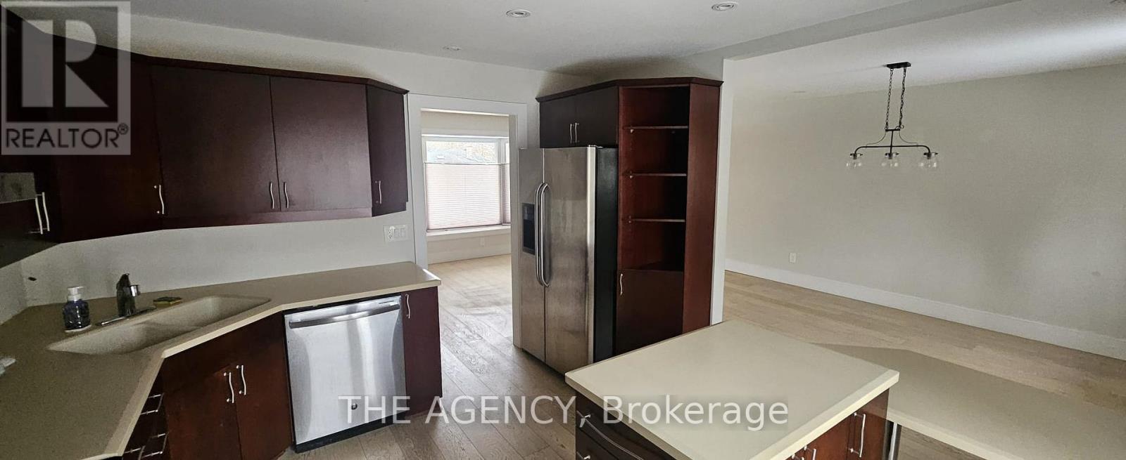 289 Emerald Isle Court, Richmond Hill, Ontario  L4C 4E3 - Photo 5 - N12927094