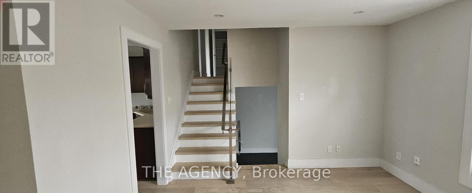 289 Emerald Isle Court, Richmond Hill, Ontario  L4C 4E3 - Photo 6 - N12927094