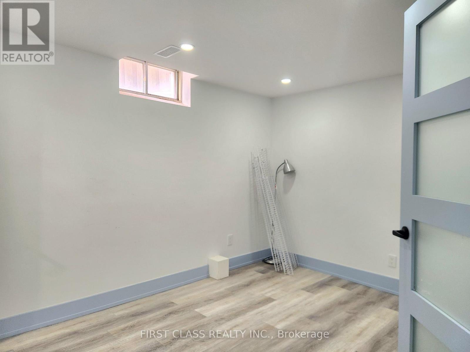 15 Strathmore Drive, Markham, Ontario  L3P 6J7 - Photo 24 - N12927098