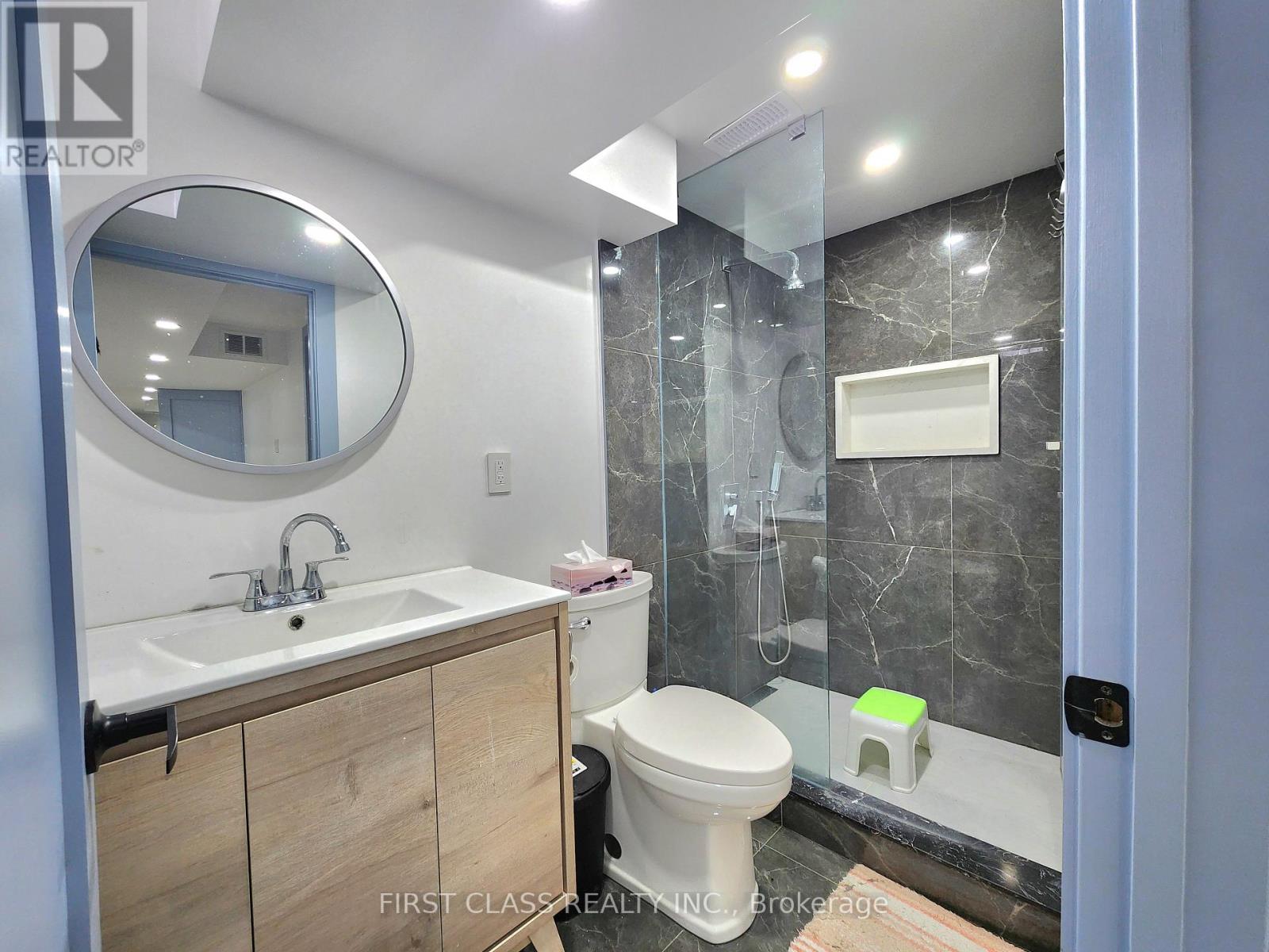 15 Strathmore Drive, Markham, Ontario  L3P 6J7 - Photo 26 - N12927098