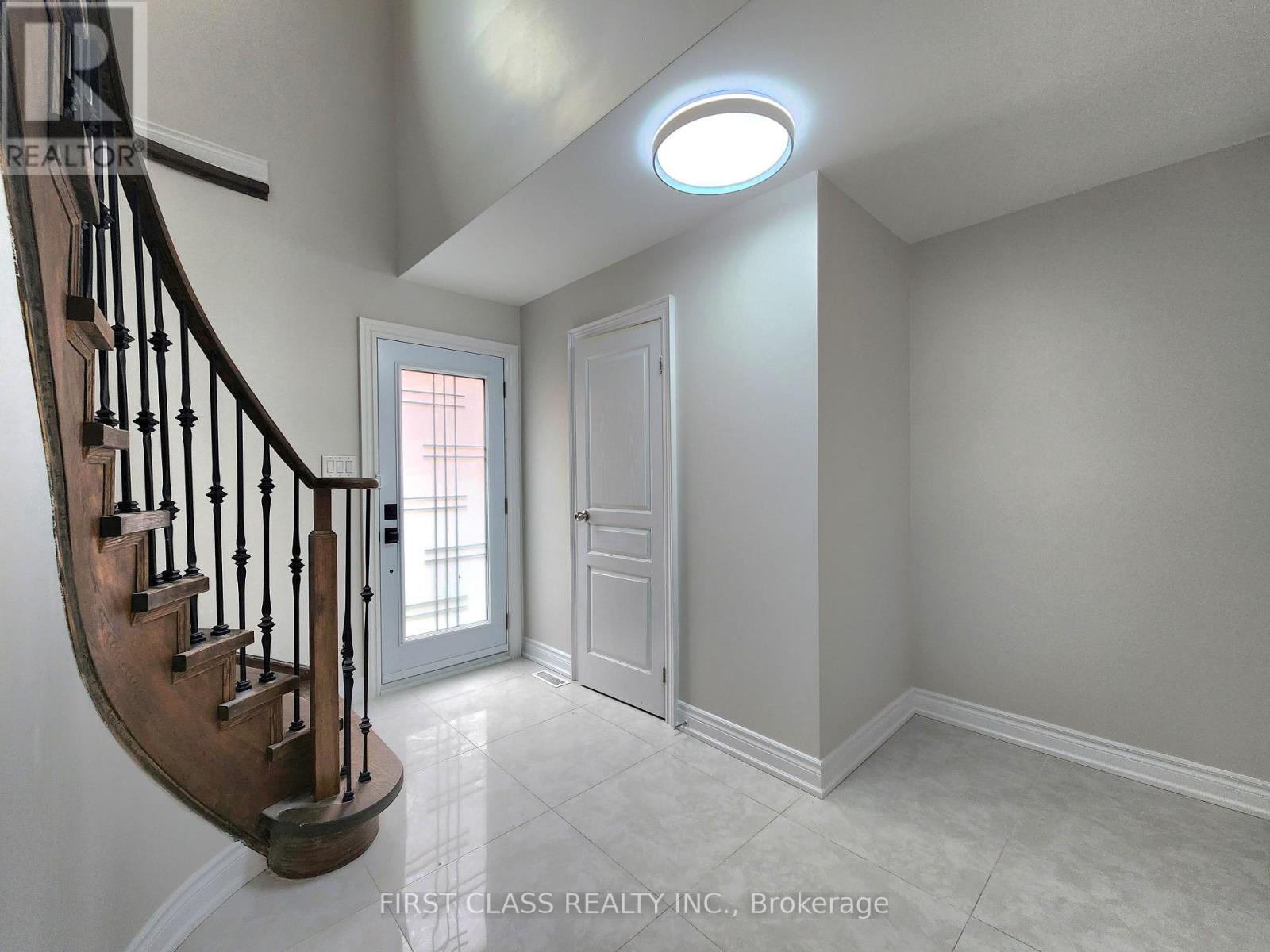 15 Strathmore Drive, Markham, Ontario  L3P 6J7 - Photo 3 - N12927098