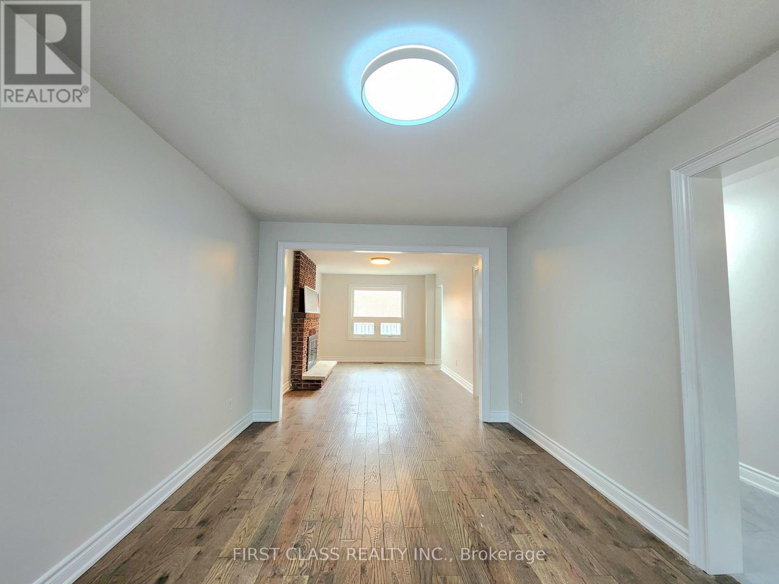 15 Strathmore Drive, Markham, Ontario  L3P 6J7 - Photo 4 - N12927098