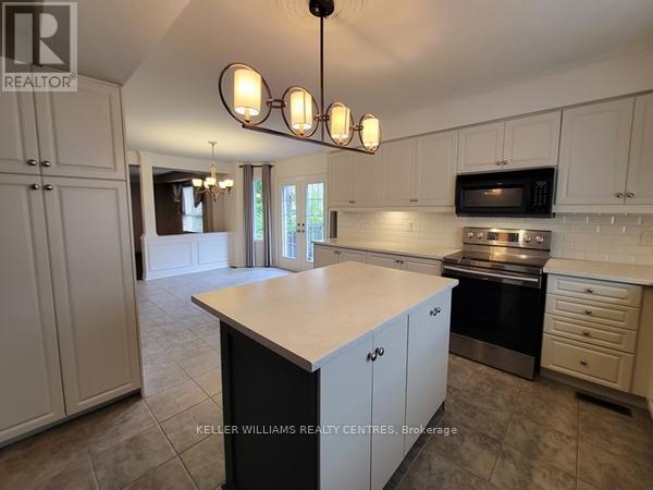 19 Northview Crescent, Barrie, Ontario  L4N 9T4 - Photo 11 - S12927108