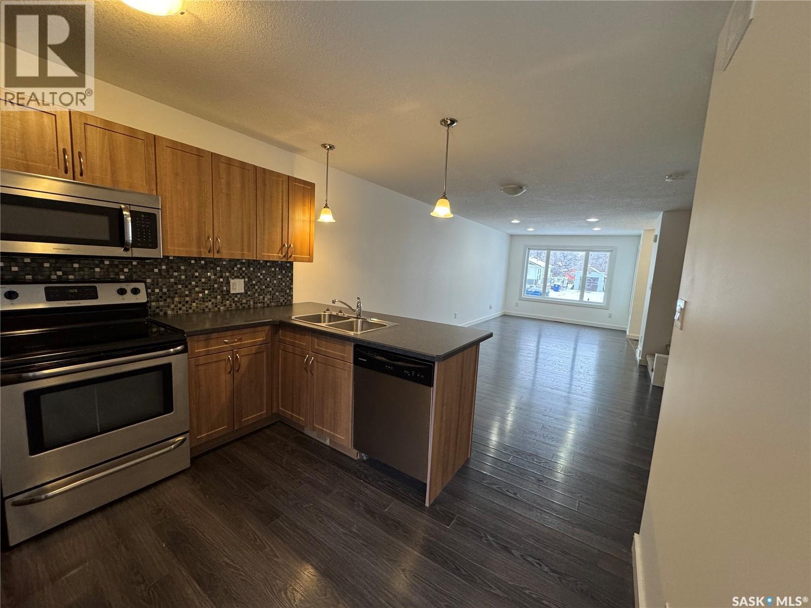 527 Alexandra Street, Weyburn, Saskatchewan  S4H 1R7 - Photo 12 - SK031225